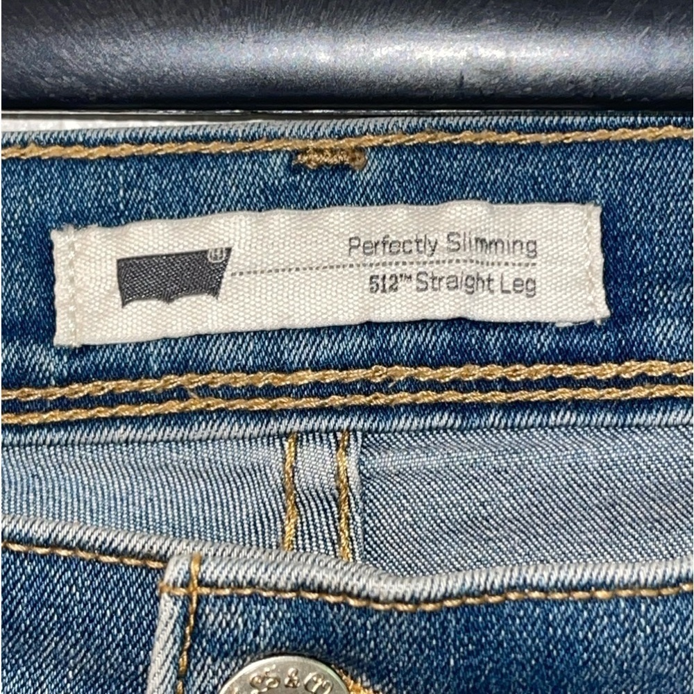Levi’s 512 Perfectly slimming straight leg Capri. Size W 33 X L 30 GUC - Picture 3 of 5